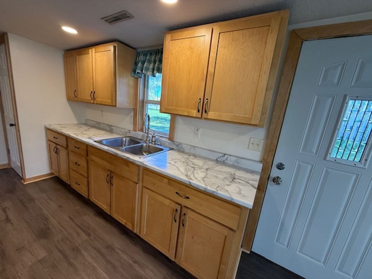 1214 W Rogers St - Photo 7 of 12