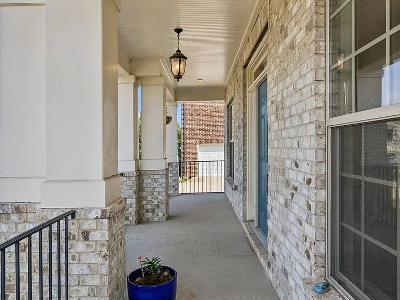 1075 Brixworth Dr - Photo 3 of 50