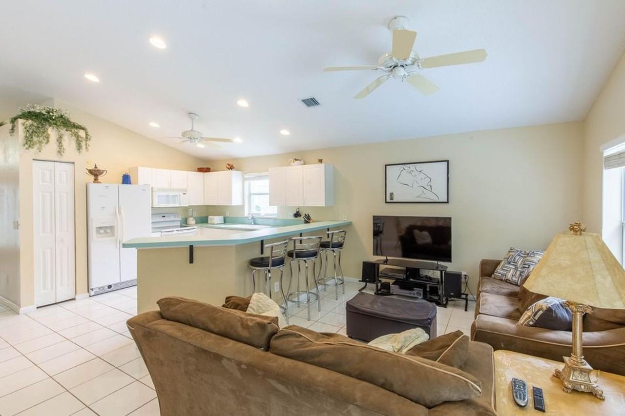 297 Nw 1st Ave - Photo 5 of 22