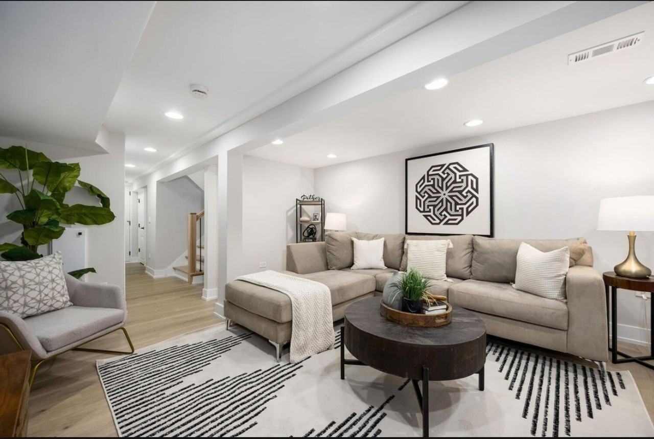 8536 S Morgan St - Photo 4 of 19