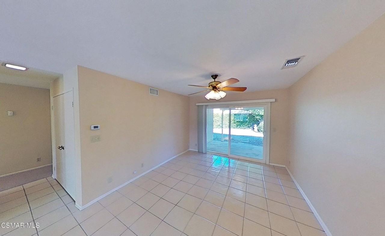 205 Larkhill St - Photo 5 of 26