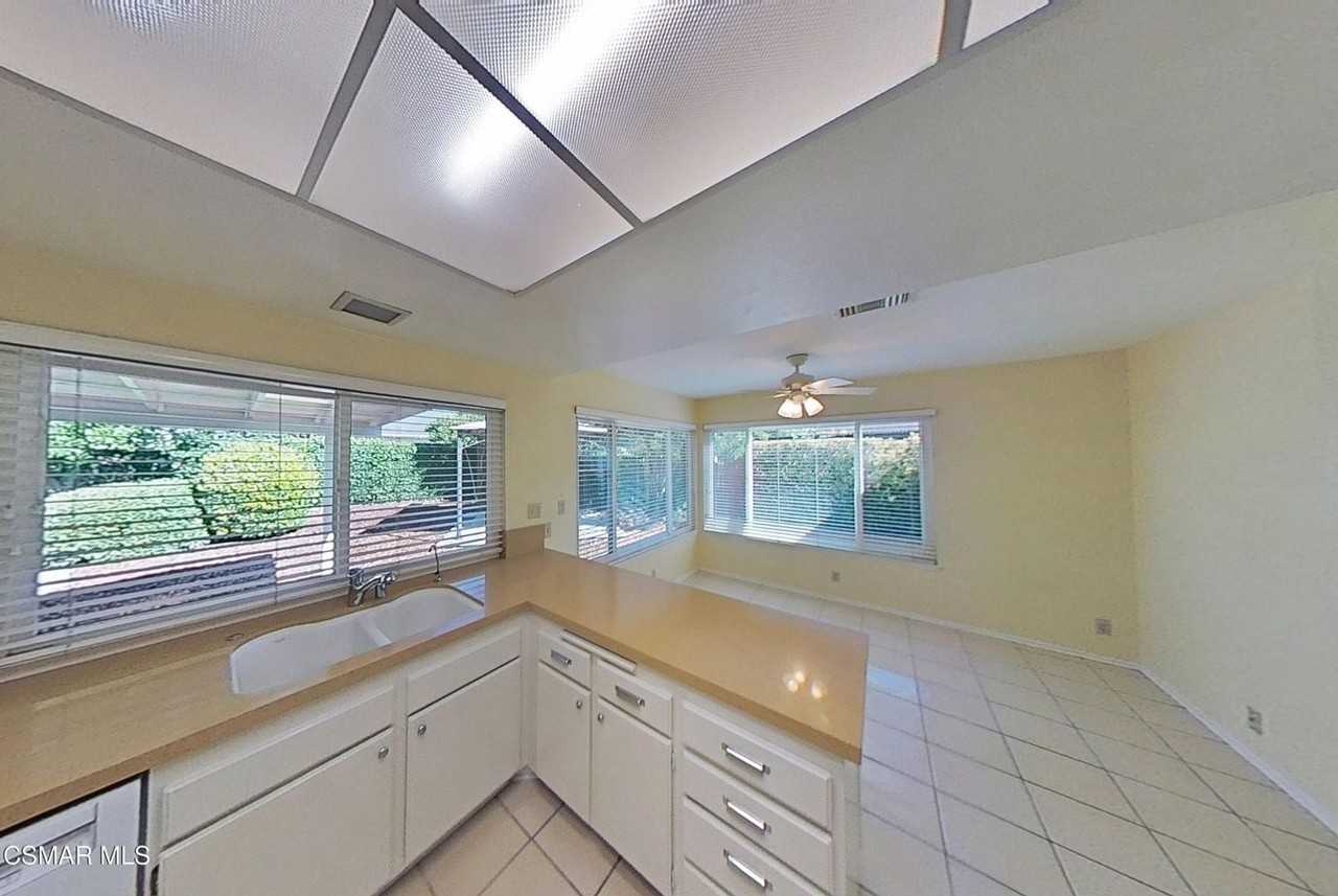 205 Larkhill St - Photo 7 of 26