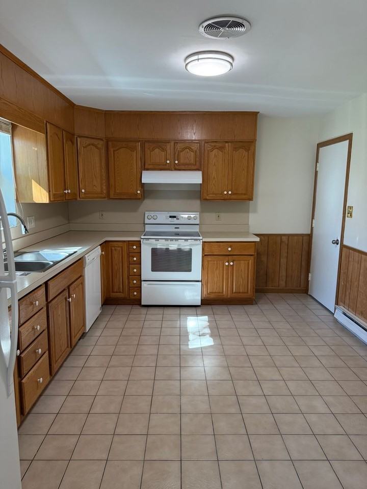 150 Lincoln Road - Photo 4 of 31