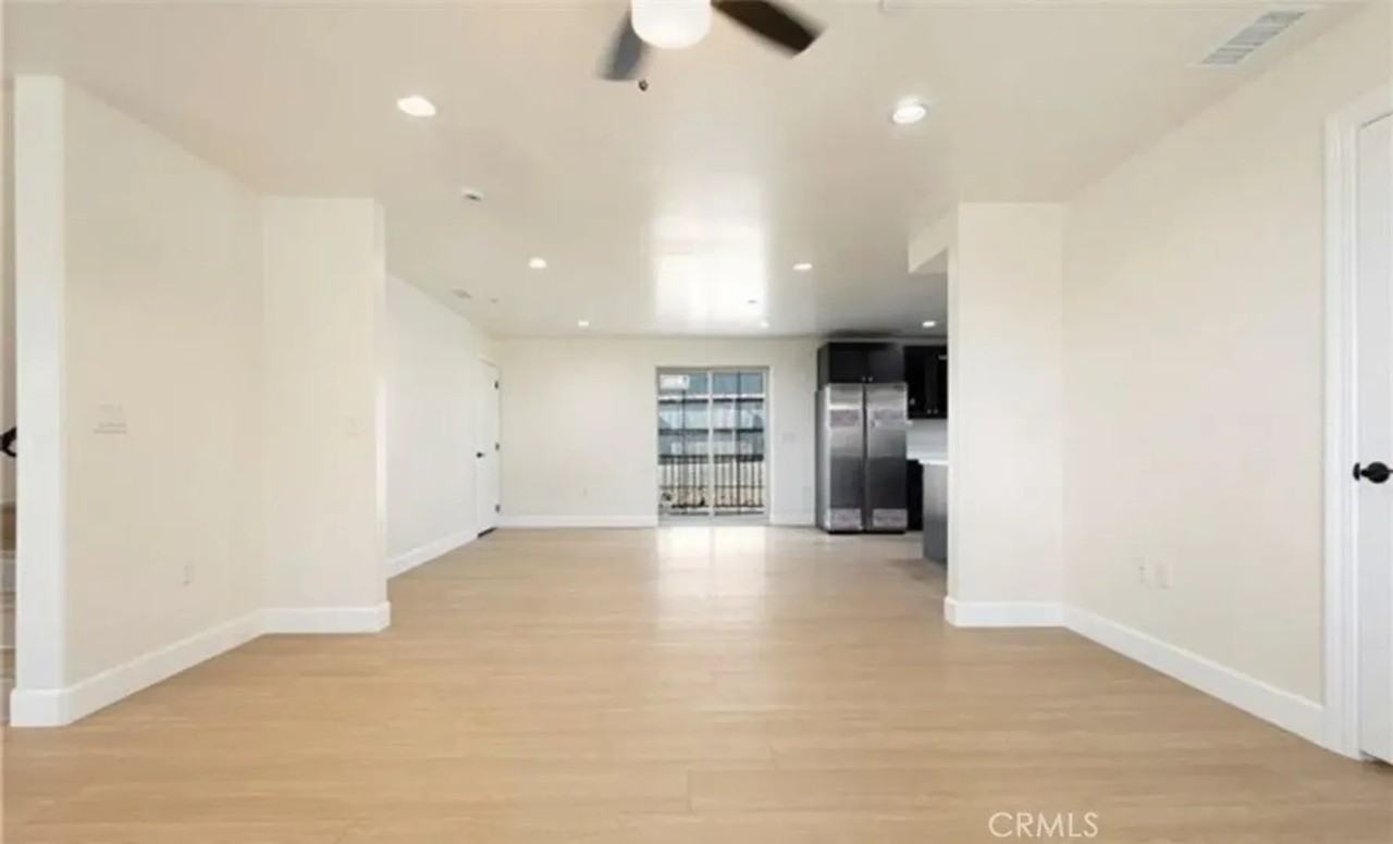 867 Waggoner Rd - Photo 3 of 23