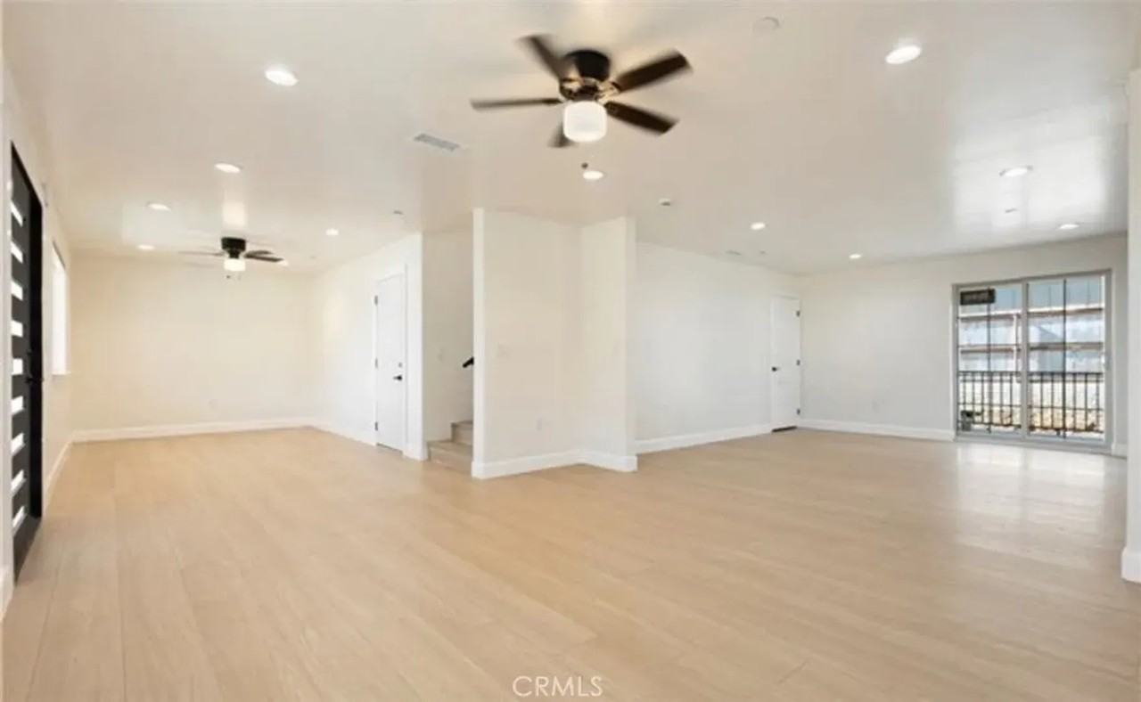 867 Waggoner Rd - Photo 4 of 23