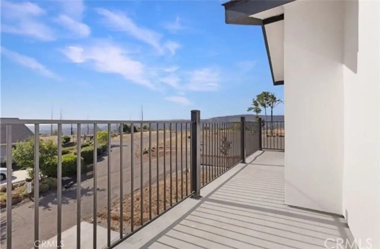 867 Waggoner Rd - Photo 5 of 23