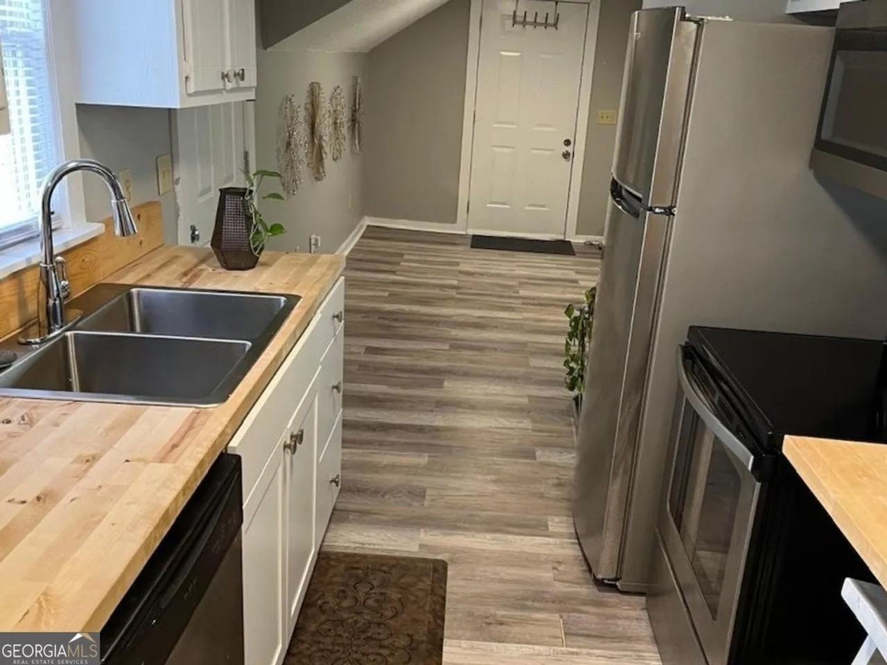 6787 Strickland St - Photo 4 of 17