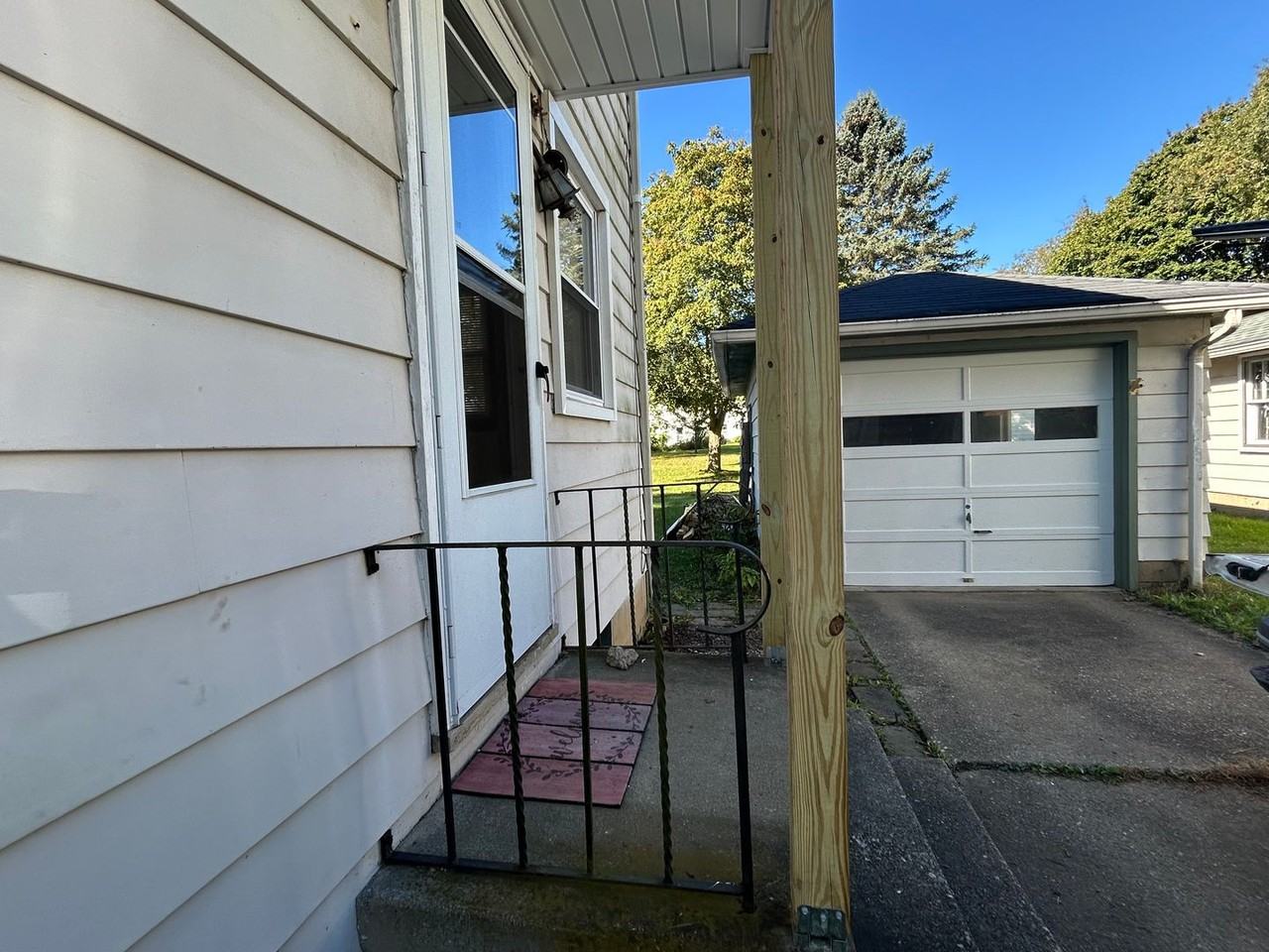 518 Sloan Avenue - Photo 3 of 21