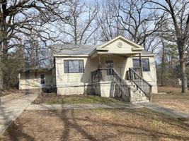 featured image of 323 Belmont Dr