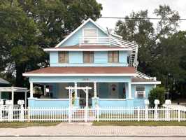 featured image of 1014 13th Ave W