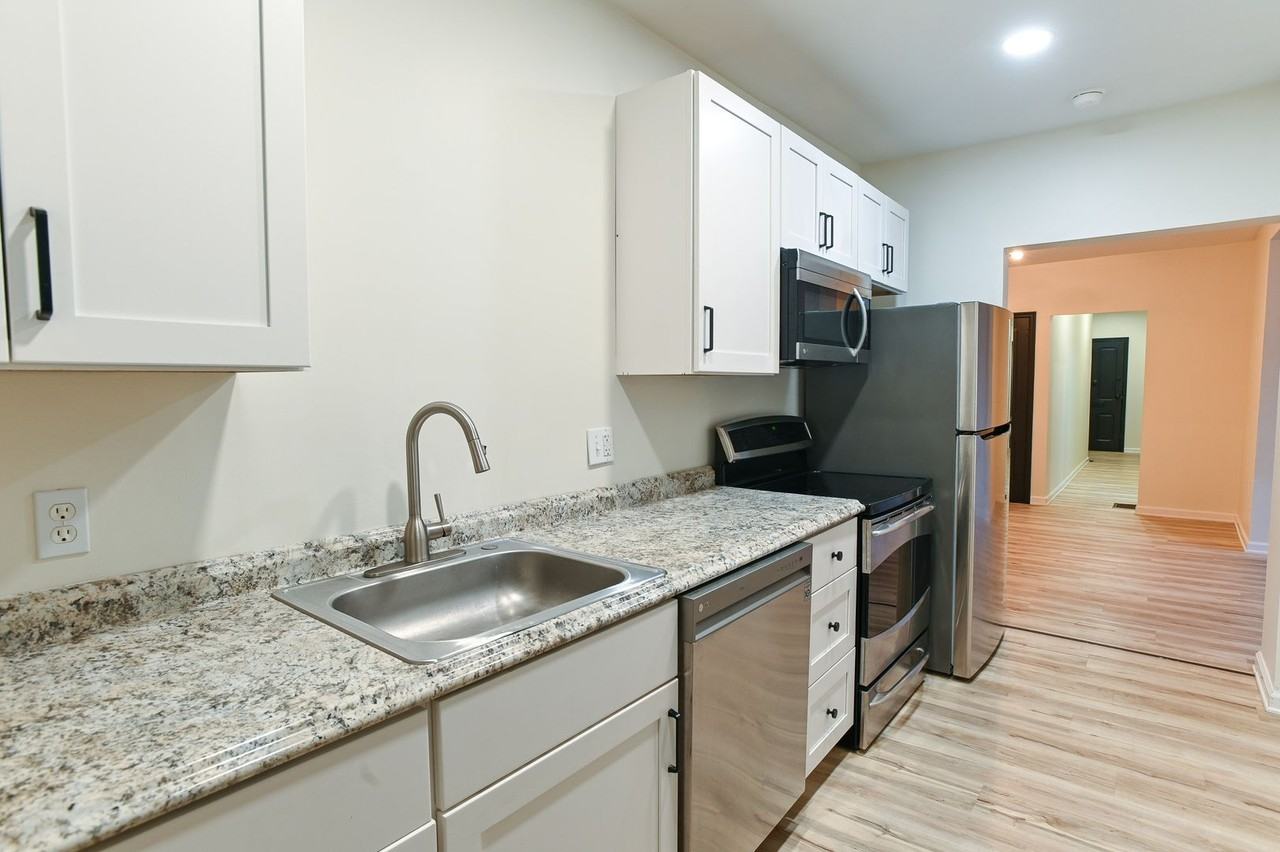 118 S Railroad St - Photo 5 of 34