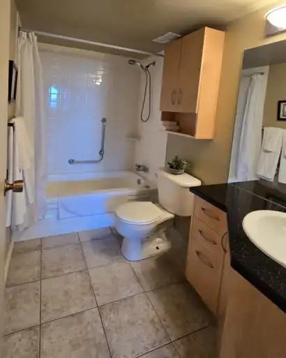 243 Queen St - Photo 5 of 7