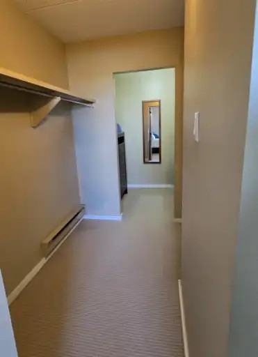 243 Queen St - Photo 7 of 7