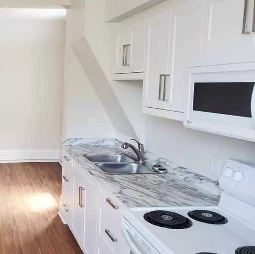 19 Albert St N #3 - Photo 3 of 14