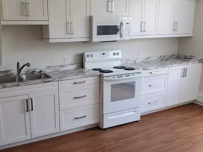 19 Albert St N #3 - Photo 4 of 14