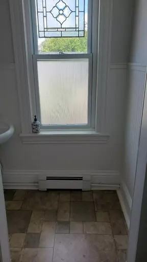 19 Albert St N #3 - Photo 5 of 14