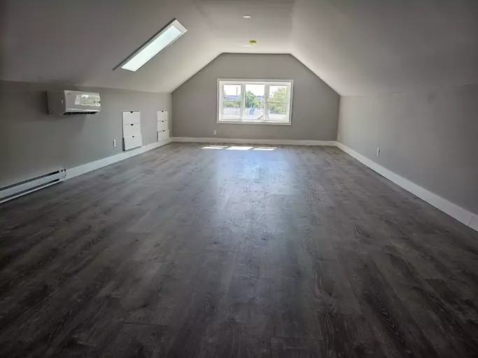 39 Mississaga St W #3 - Photo 3 of 10