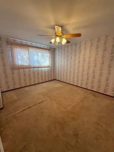 7112 99 Ave Nw - Photo 4 of 12