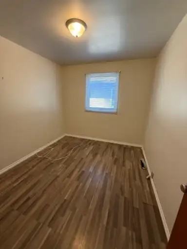 7112 99 Ave Nw - Photo 5 of 12