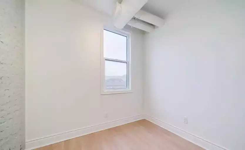1719 Bloor Street West - Photo 5 of 9