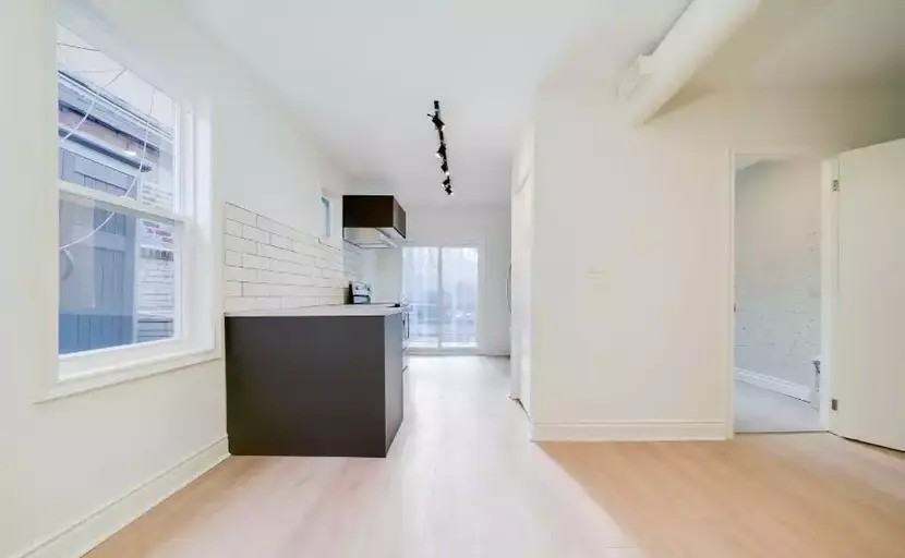 1719 Bloor Street West - Photo 6 of 9
