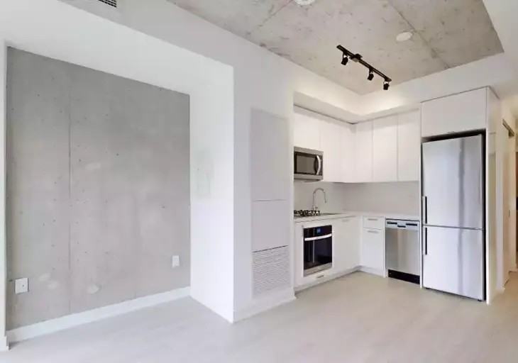 195 Mccaul Street - Photo 4 of 10