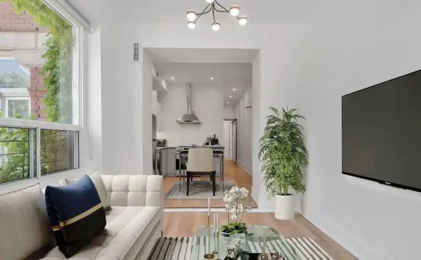 1542 King Street West - Photo 2 of 11