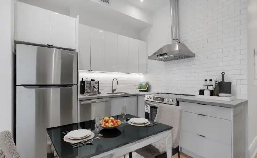 1542 King Street West - Photo 5 of 11