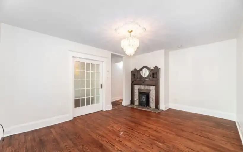 379 Parkside Drive - Photo 2 of 10