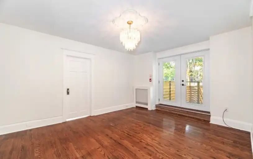 379 Parkside Drive - Photo 4 of 10