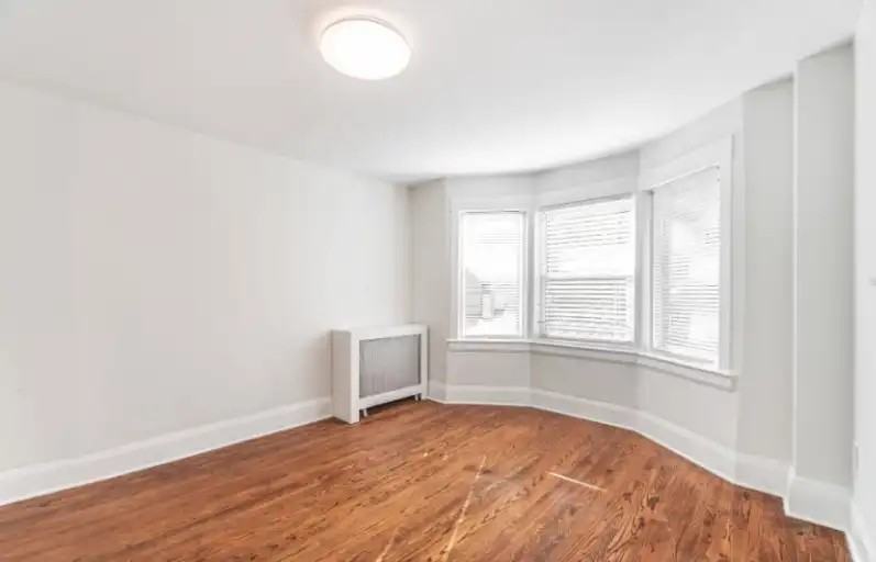 379 Parkside Drive - Photo 5 of 10