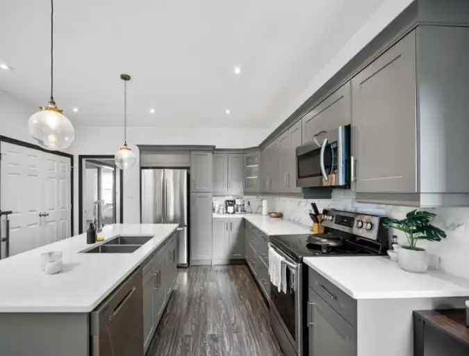 2243 Dundas Street West - Photo 2 of 8