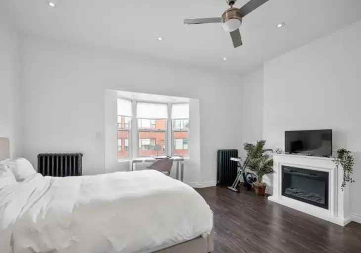 2243 Dundas Street West - Photo 5 of 8