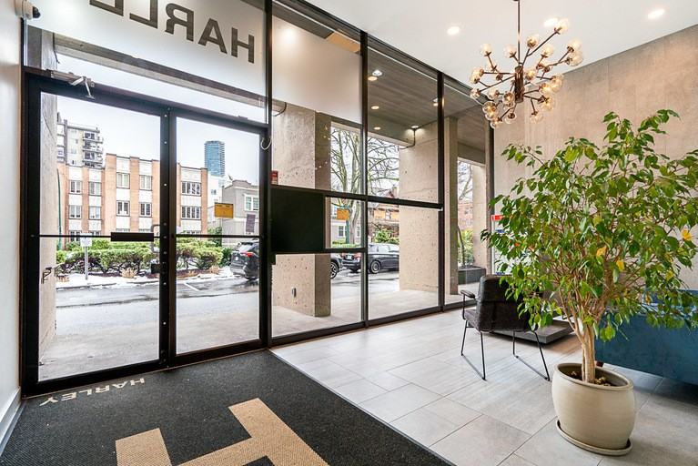 1230 Nelson St #1105 - Photo 3 of 11