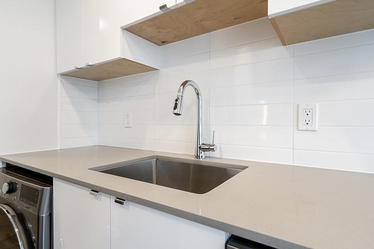 1230 Nelson St #1105 - Photo 4 of 11