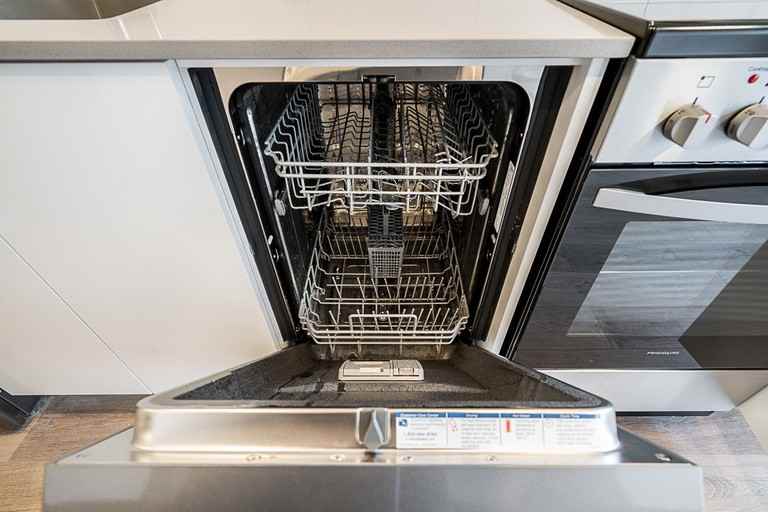 1230 Nelson St #1105 - Photo 6 of 11