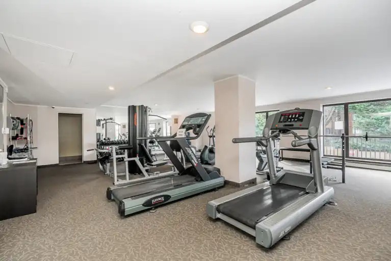 1460 Barclay St #105 - Photo 5 of 27