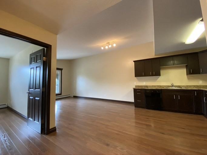 5110 49 St - Photo 5 of 16