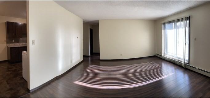 5304 54 Ave - Photo 4 of 11