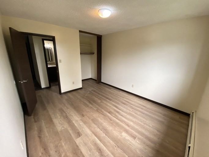 5304 54 Ave - Photo 7 of 11