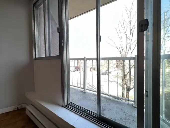 1160 Merivale Rd #102 - Photo 7 of 8