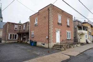 featured image of 241 William St #6