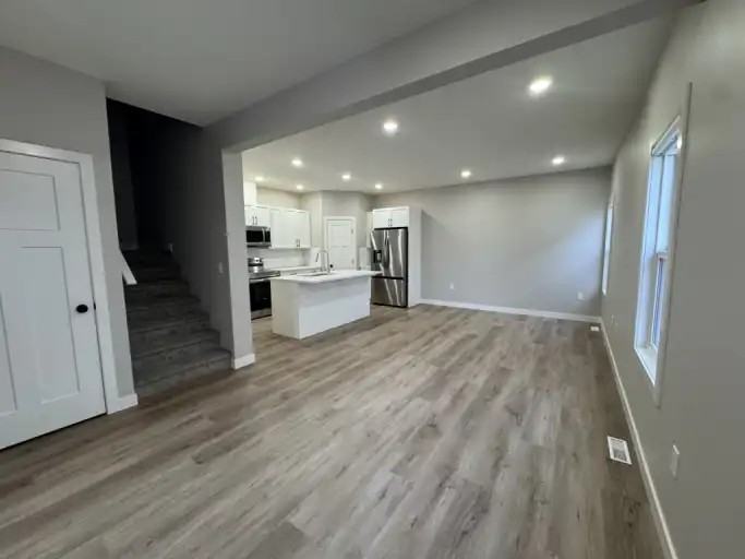 10215B 149 Ave #B - Photo 3 of 12