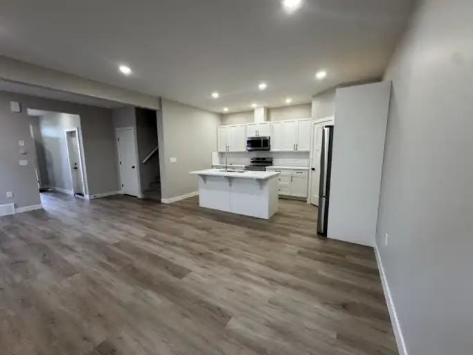 10215B 149 Ave #B - Photo 5 of 12