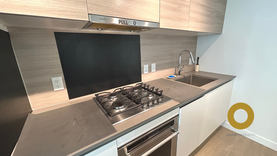 988 Quayside Drive #8thF - Photo 4 of 14