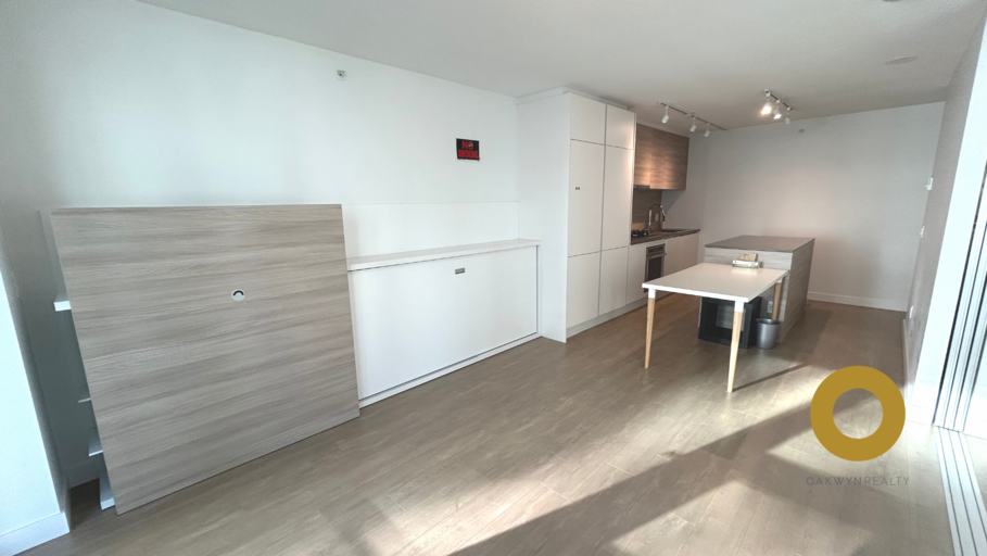 988 Quayside Drive #8thF - Photo 6 of 14