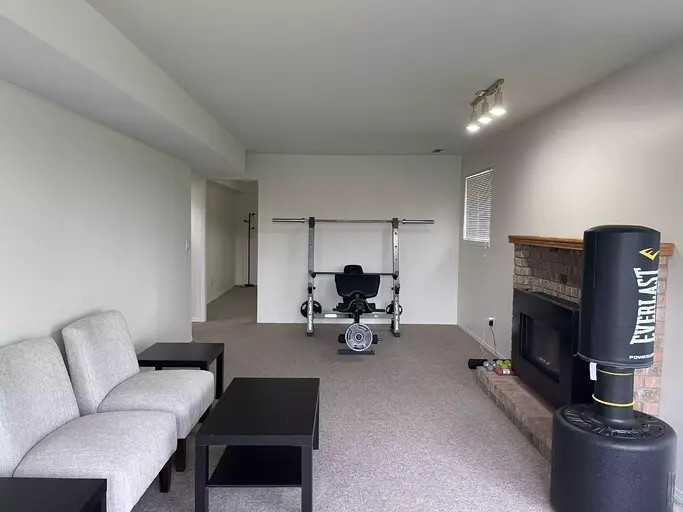 2659 Delahaye Dr - Photo 4 of 14