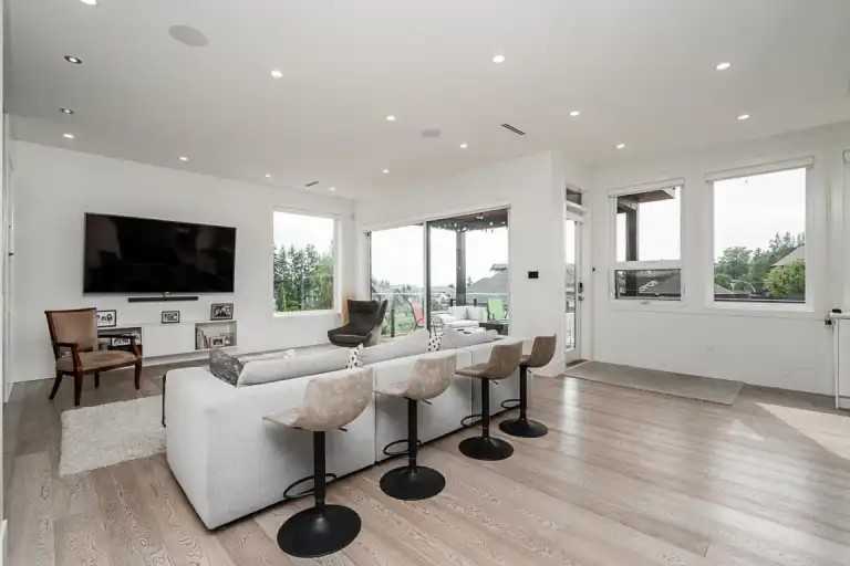 5545 146 St - Photo 3 of 30