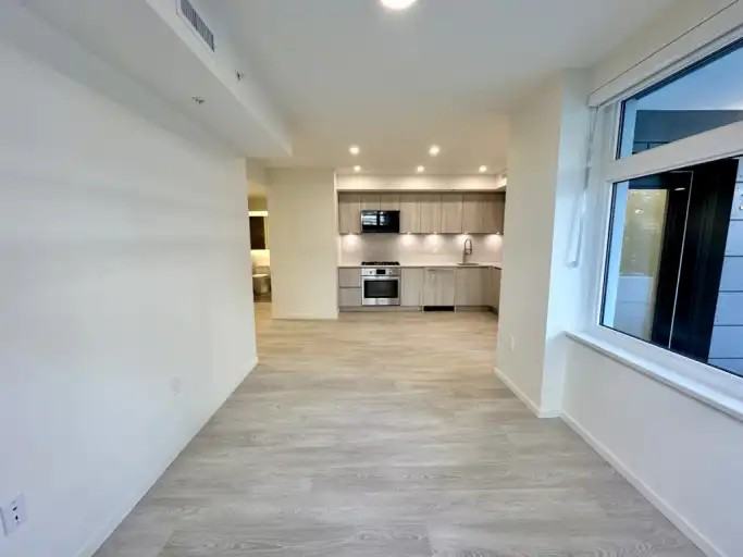 3268 Vanness Avenue - Photo 3 of 20