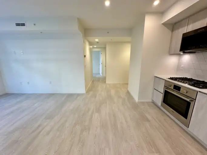 3268 Vanness Avenue - Photo 6 of 20